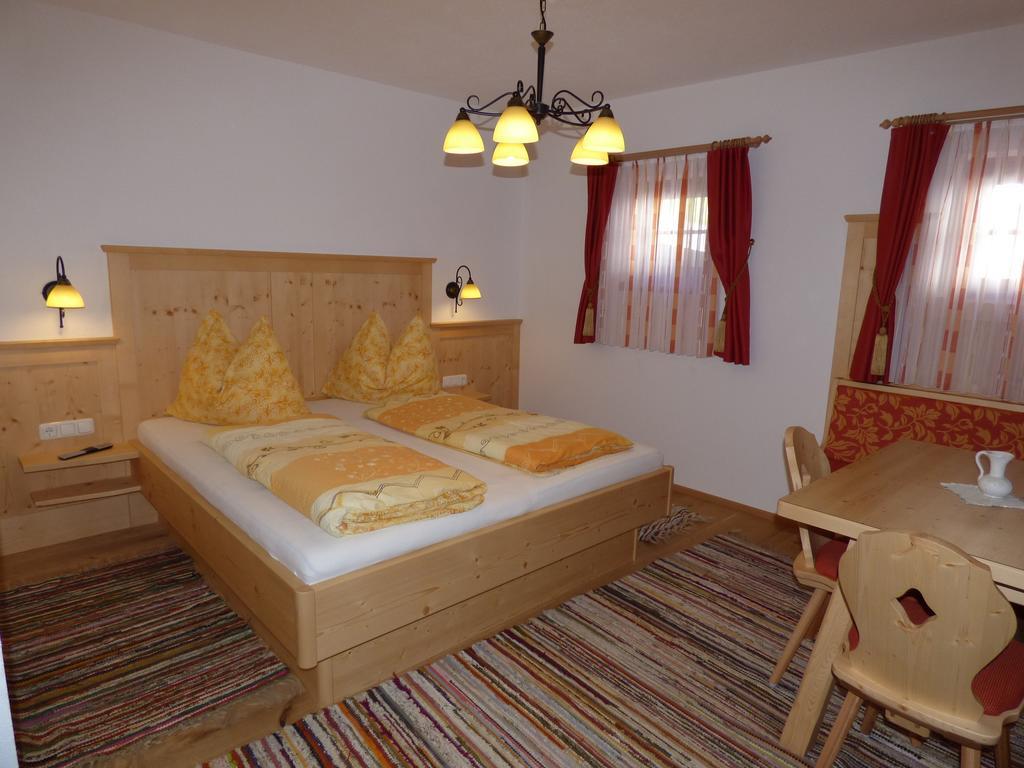 Ferienhaus Veider Обертиллиах Номер фото